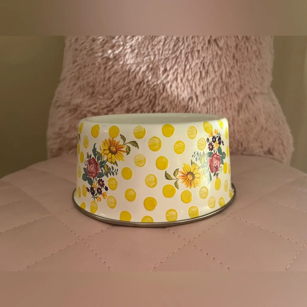 Mackenzie-Child’s Retired Buttercup Medium/Large Pet Bowl💖